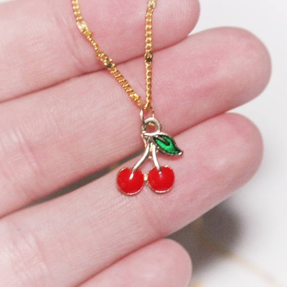 Golden cherry necklace - Picture 3 of 4